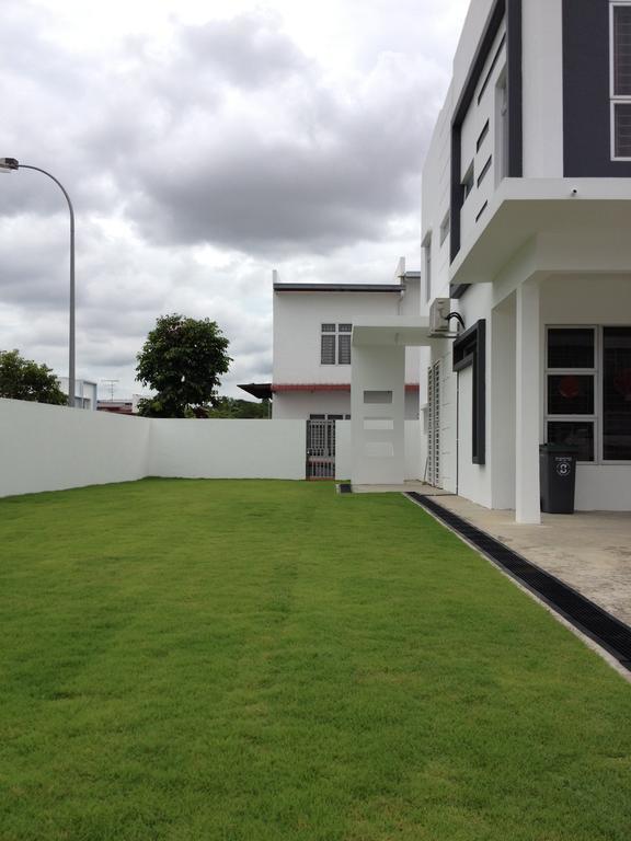 Comfort Holiday Home @ Bukit Indah Johor Bahru Bagian luar foto